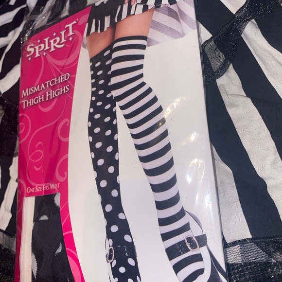 Gothic Frilly Skirt Large 14/16 and mismatched thigh 14+ - Picture 3 of 7